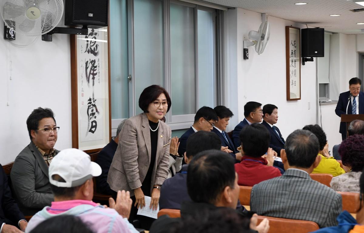 제32기 노인대학 및 제4기 노인대학원 입학식 첨부이미지 : 2023.05.09 제32기 노인대학 및 제4기 노인대학원 입학식 (7).JPG