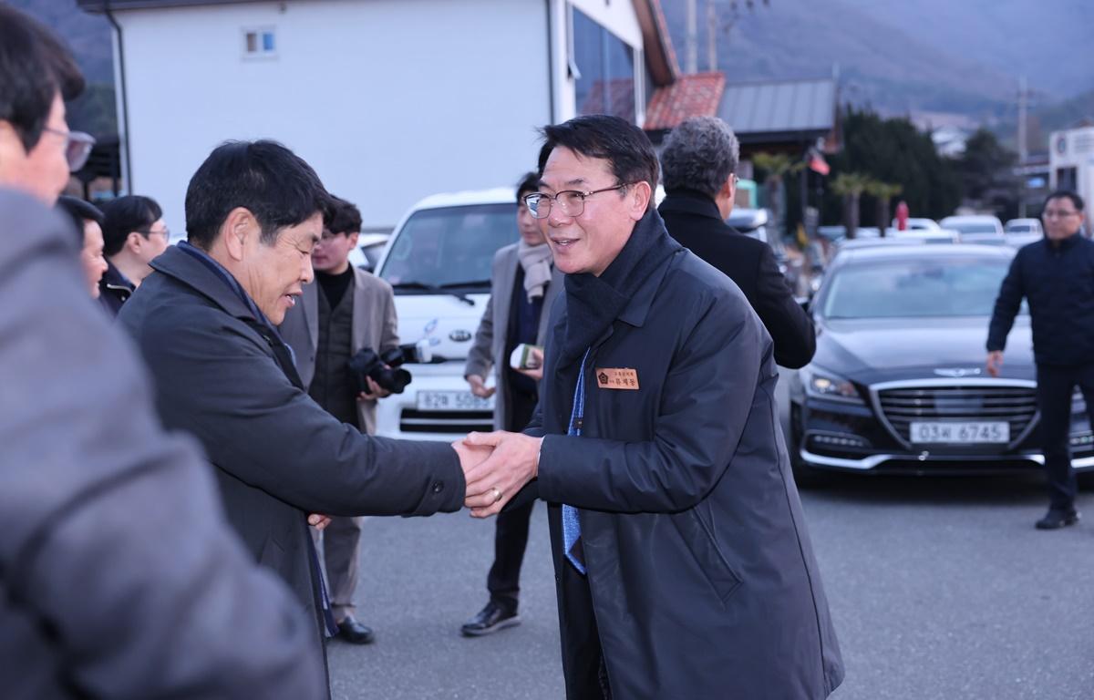 금산면청년회 제24,25대 회장단 및 감사 이취임식 첨부이미지 : 2026.1.23 금산면 청년회장 이취임식 (1).JPG