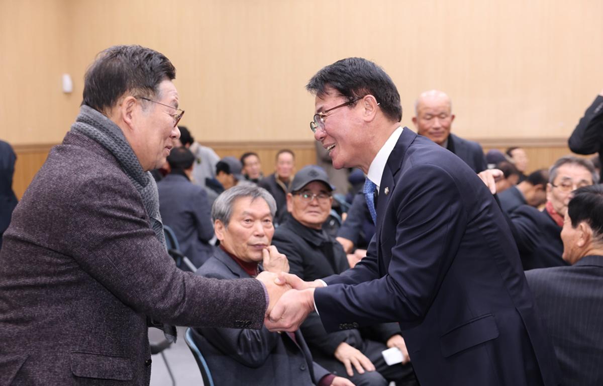 2026년 대한노인회 고흥군지회 신년하례 첨부이미지 : 2026.1.8 2026년 대한노인회 고흥군지회 신년하례 (1).JPG