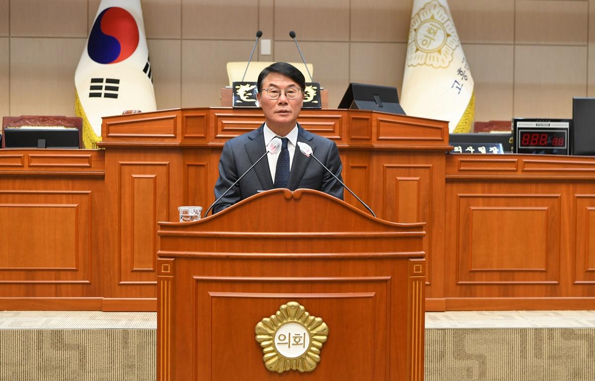 2024년 고흥군의회 의정발전 유공 표창 수여식 첨부이미지 : 2024.10.21 2024년 고흥군의회 의정발전 유공 표창 수여식 (6).JPG