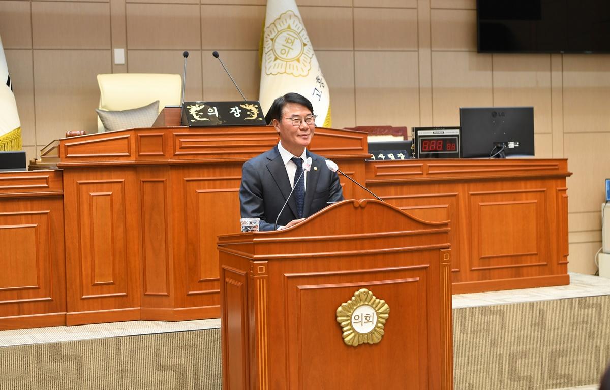 2024년 고흥군의회 의정발전 유공 표창 수여식 첨부이미지 : 2024.10.21 2024년 고흥군의회 의정발전 유공 표창 수여식 (9).JPG