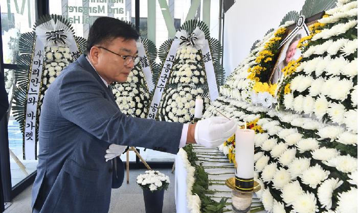  마가렛 피사렉 선종에 따른 합동 분향소 방문