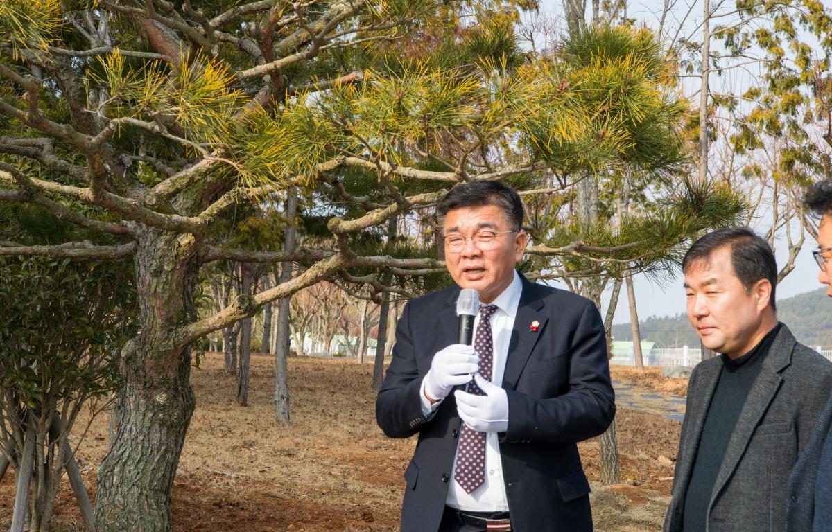 제9대 고흥군의회 기념식수 행사 첨부이미지 : 2023.01.09 제9대 고흥군의회 기념식수 행사 (70).jpg