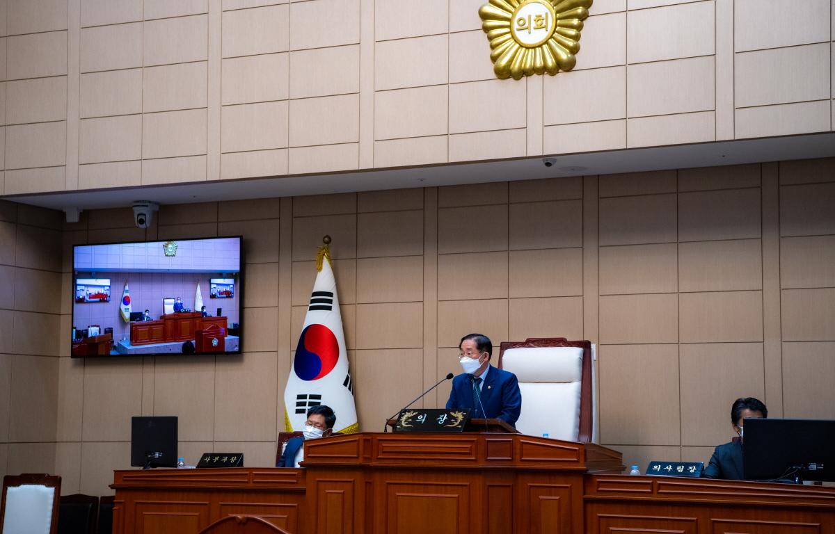  302회 고흥군의회 제2차정례회 4차본회의 첨부이미지 : 20201.11.08 302회 고흥군의회 제2차정례회 4차본회의 (3).jpg