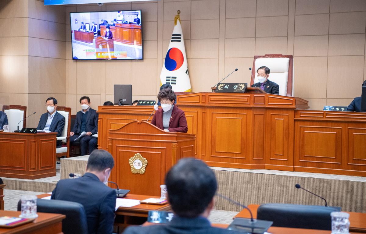 제302회 고흥군의회 제2차 정례회 제10차 본회의 첨부이미지 : 2021.12.10 제302회 고흥군의회 제2차 정례회 제10차 본회의 (7).jpg