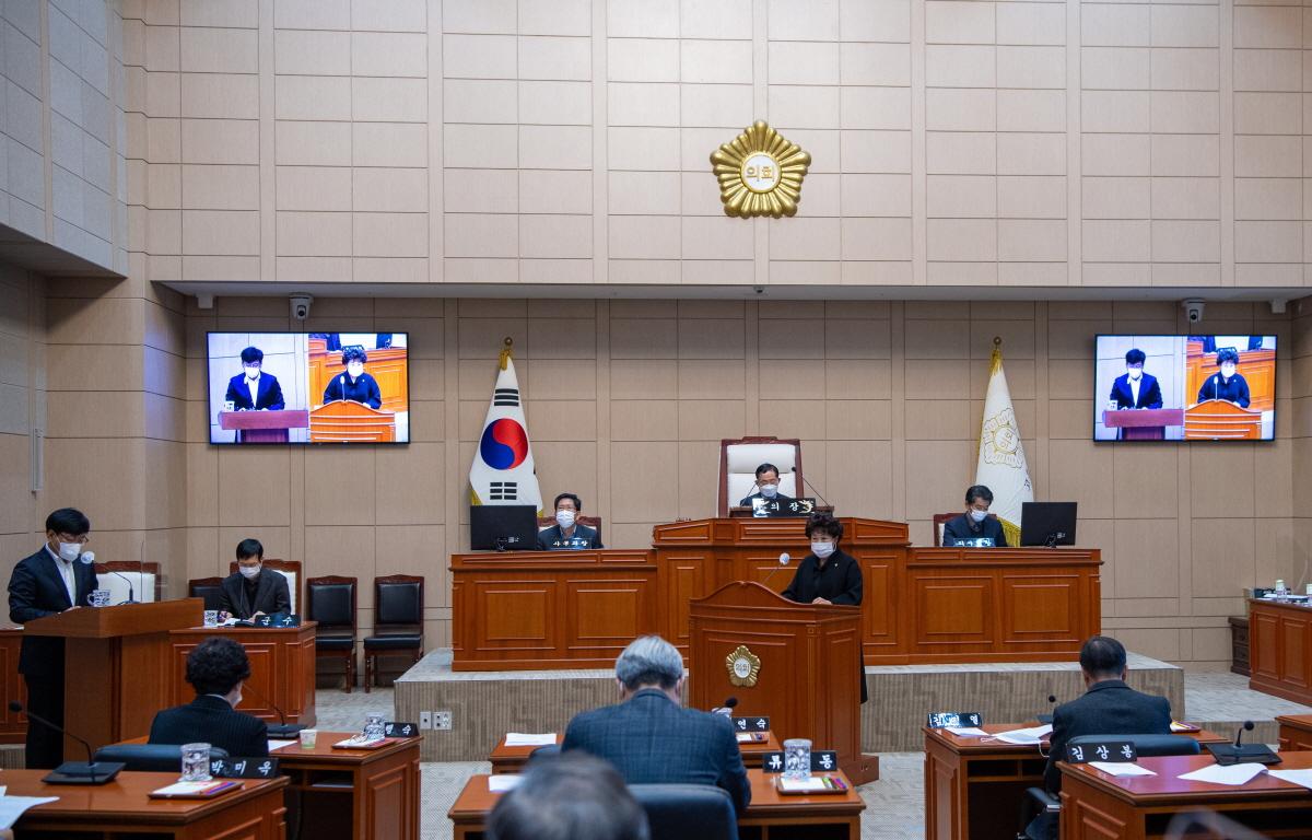 제302회 고흥군의회 제2차 정례회 제9차 본회의[군정질문.답변의건] 첨부이미지 : 2021.11.30 제302회 고흥군의회 제2차 정례회 제9차 본회의[군정질문.답변의건] 이연숙 (17).jpg