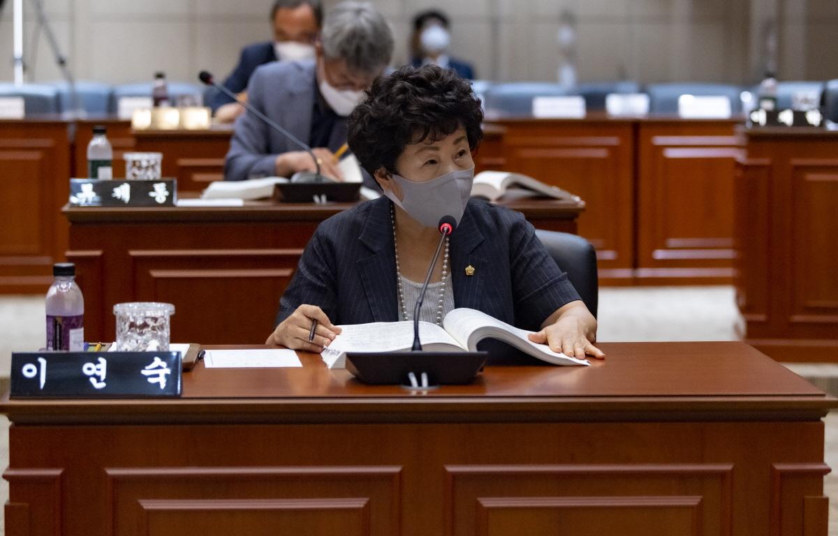 제299회 고흥군의회 임시회 제4차 본회의 2021 상반기 군정 주요 업무 추진실적 보고의 건 첨부이미지 : 2021.07.16 제299회 고흥군의회 임시회 제4차 본회의 (6) .jpg