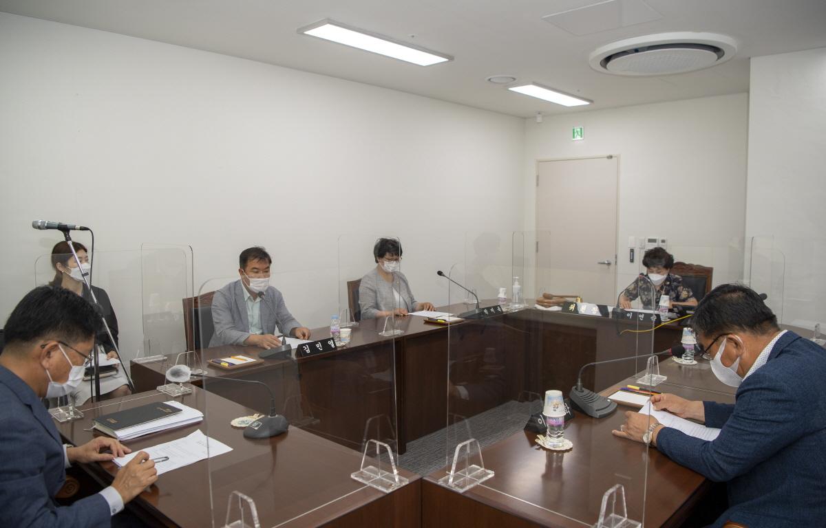 제299회 고흥군의회 임시회 의회운영위원회 의안심사 첨부이미지 : 2021.07.13 운영위원회_16.JPG