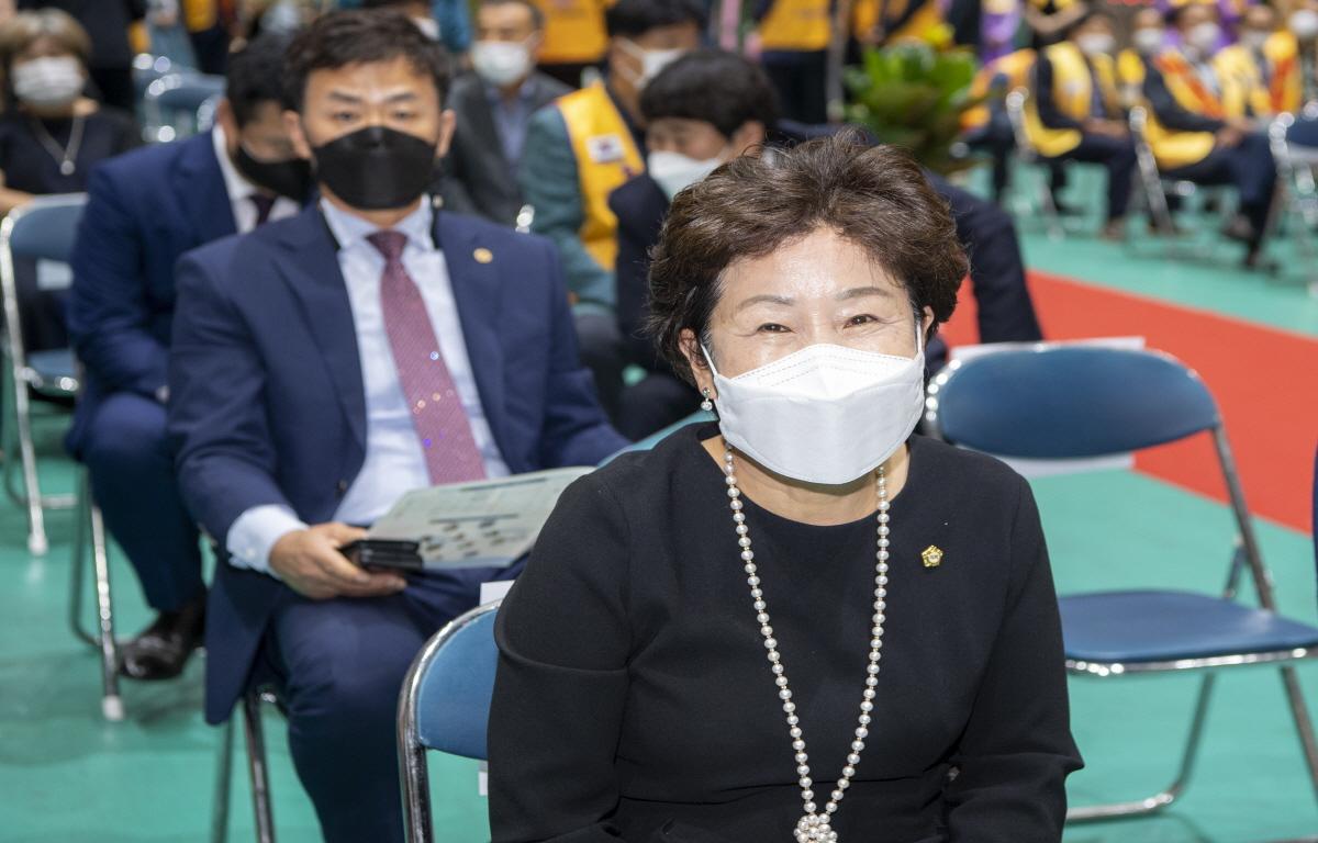 녹동라이온스클럽 회장 이·취임식 첨부이미지 : 2021.07.06 녹동라이온스클럽 이·취임식  _15.jpg